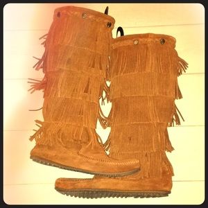 Women's 5 Layer Fringe Minnetonka Boots